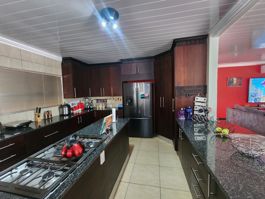 4 Bedroom Property for Sale in Flamingo Park Free State